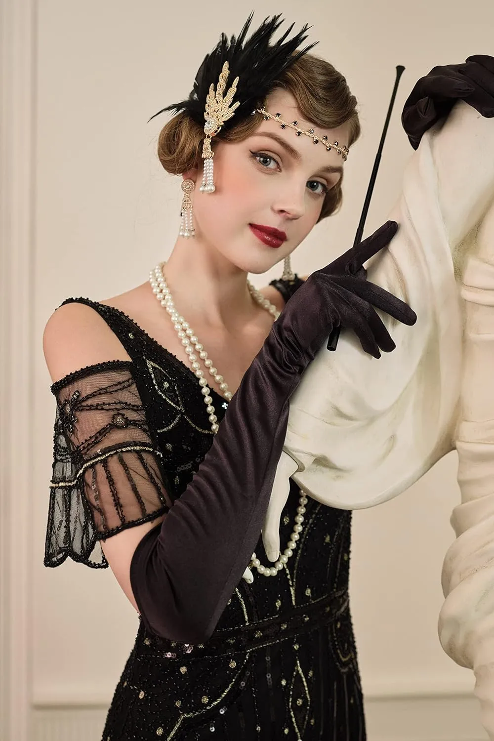 BABEYOND Art Deco 1920's Flapper Great Gatsby Inspired Leaf Medallion Pearl Headband Black Feather