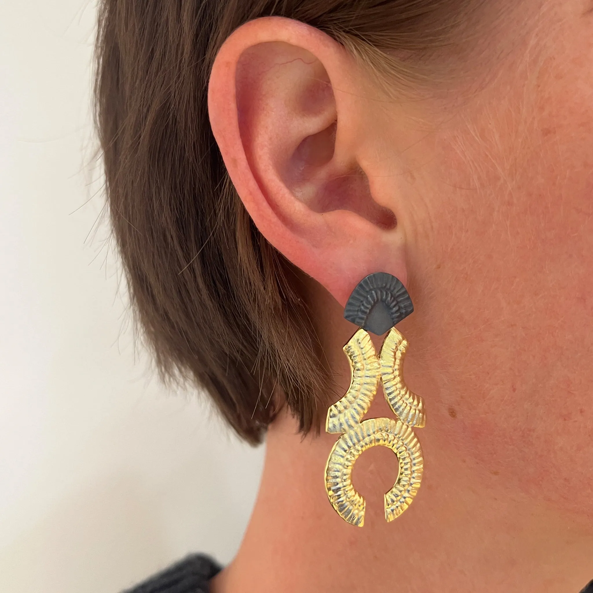 Black & Gold Grand Curvature Earrings