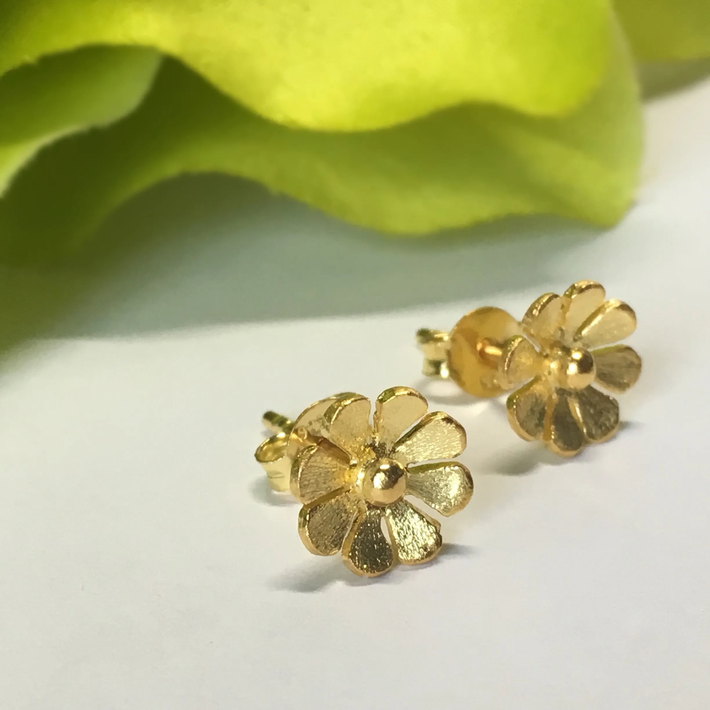 Buttercup Stud Earrings - VE312