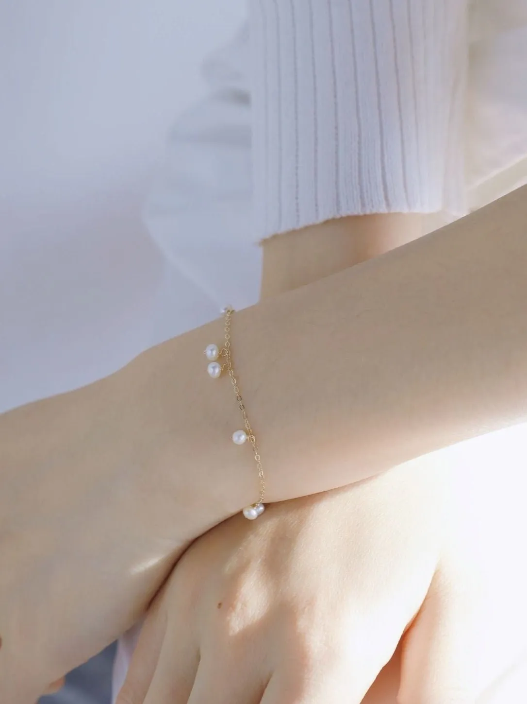 Embellished Series Classic Three Pearls Bracelet
