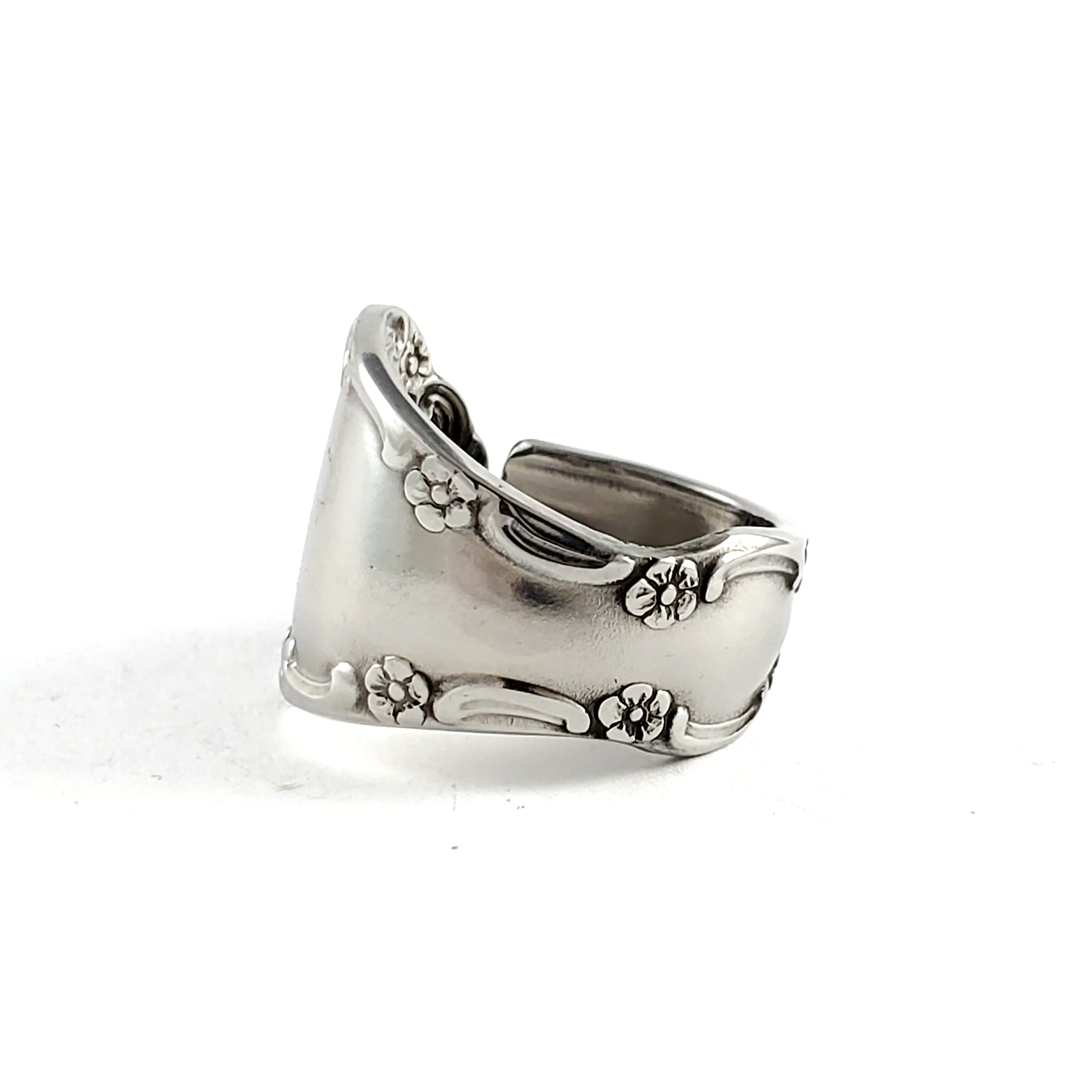 Oneida Mansion Hall Stainless Steel Spoon Ring